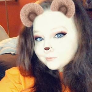 Meet your Posher, Cynthia